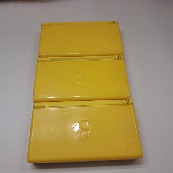 Authentic Nintendo DS Lite Console With Charger Pokémon Edition Yellow - Picture 1 of 4